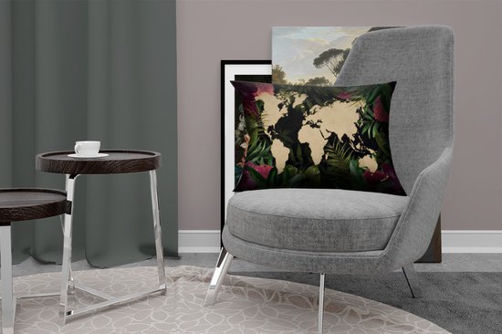 Coussins décoratifs - Coussin - Carte du monde couleur sable sur fond noir ornée de fleurs et de feuilles tropicales - 60x40 cm - Coussin en coton