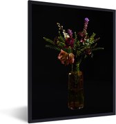Photo en cadre - Nature morte fleurs fraîchement cueillies sur fond noir Cadre photo noir sans passe-partout 30x40 cm - Affiche sous cadre (Décoration murale salon / chambre)
