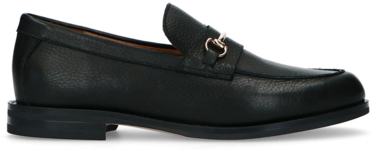 Manfield - Dames - Zwarte leren loafers met goudkleurig detail - Maat 42