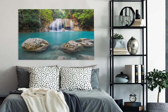 Roches couvertes de mousse devant la cascade du parc national d'Erawan Toile 140x90 cm - Tirage photo sur toile (décoration murale salon / chambre)