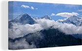 Canvas Schilderij Zicht over de Zwitserse Eiger bij de Berner Alpen - 80x40 cm - Wanddecoratie