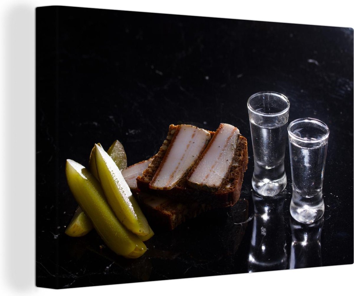 Canvas Schilderij Twee glaasjes Wodka op een zwarte achtergrond - 30x20 cm - Wanddecoratie - MuchoWow