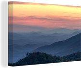 Canvas Schilderij Zonsondergang boven het Nationaal park Great Smoky Mountains in Amerika - 30x20 cm - Wanddecoratie