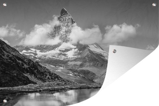 Muurdecoratie Zwitserse Matterhorn in de middag naast de Riffelsee in Zermatt - zwart wit - 180x120 cm - Tuinposter - Tuindoek - Buitenposter