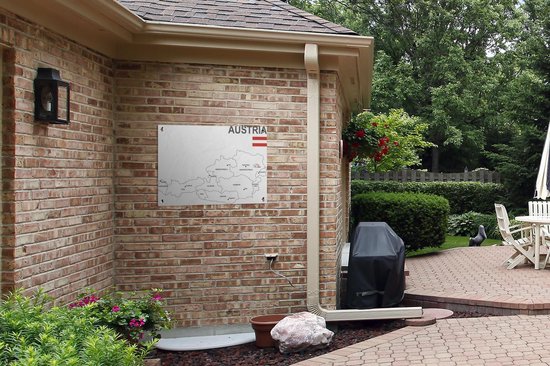 Illustration d'une carte blanche de l'Autriche avec le drapeau du pays affiche de jardin 80x60 cm - Toile de jardin / Toile d'extérieur / Peintures d'extérieur (décoration de jardin)