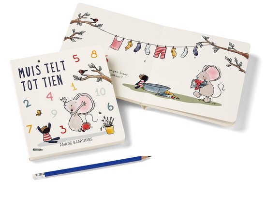 Twee boeken, 'Muis telt tot tien', liggen naast elkaar. Een open boek toont sokken aan een waslijn.