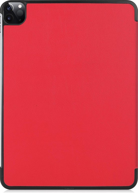 Housse de tablette rouge avec découpe pour appareil photo à l'arrière.