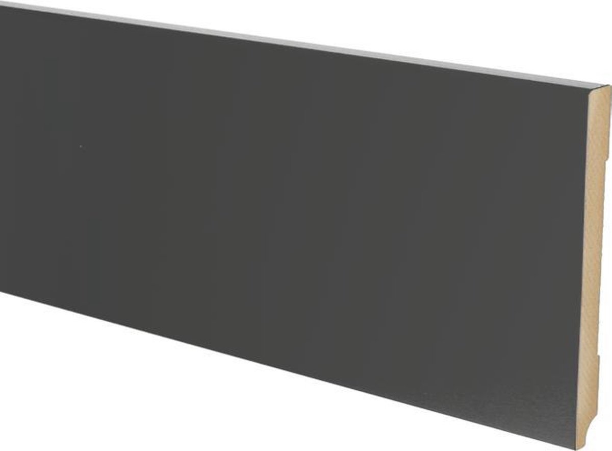 Hoge plinten - MDF - Moderne plint 150x18 mm - Zwart - Voorgelakt - RAL 9005 - Per 5 stuks 2,4m