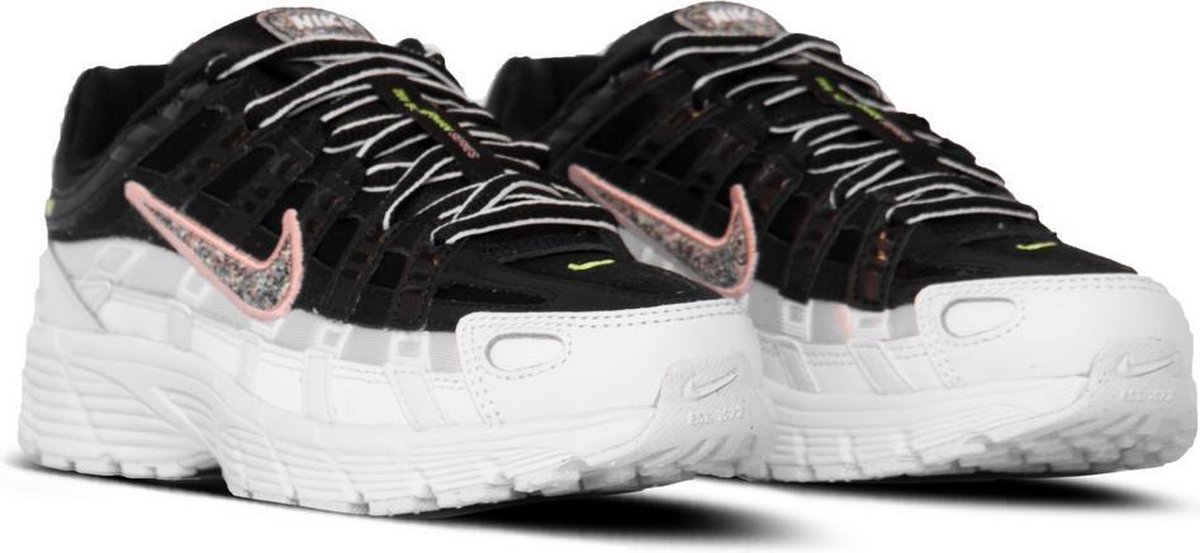 W Sneakers Nike P-6000 SE - Maat 39 | bol.com