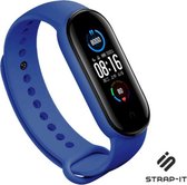 Siliconen Smartwatch bandje - Geschikt voor  Xiaomi Mi Band 5 / 6 siliconen bandje - blauw - Strap-it Horlogeband / Polsband / Armband