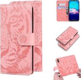 Voor Samsung Galaxy M01 Core / A01 Core Tiger Embossing Pattern Horizontale Flip lederen tas met houder & kaartsleuven & portemonnee (roze)