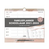 HOBBIT - FAMILIEPLANNER - 5 PERSONEN - SCHOOLJAAR 2021 / 2022 - LICHTBRUIN - PEN MET HOUDER - A4+ LIGGEND 25X30CM