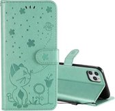 Voor iPhone 11 Pro Max Cat Bee Embossing Pattern Shockproof Horizontale Flip Leather Case met houder & kaartsleuven & portemonnee (groen)