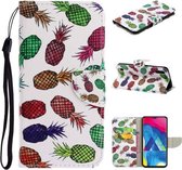 Voor Samsung Galaxy A10 / M10 Gekleurd tekeningpatroon Horizontaal Flip TPU + PU lederen tas met houder & kaartsleuven & portemonnee & lanyard (gekleurde ananas)