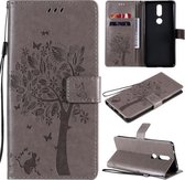 Voor Nokia 2.4 Tree & Cat Pattern Pressed Printing Horizontale Flip PU Leather Case met houder & kaartsleuven & portemonnee & Lanyard (grijs)