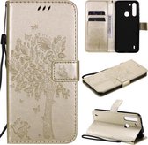 Voor Motorola One Fusion Tree & Cat Pattern Pressed Printing Horizontale Flip PU lederen tas met houder & kaartsleuven & portemonnee & lanyard (goud)