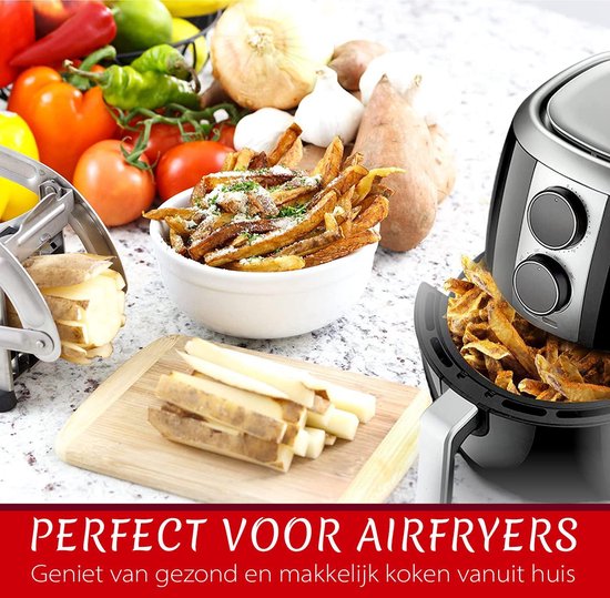 Frietjes in een witte kom, aardappelrepen op een snijplank en een airfryer vol met frietjes. "PERFECT VOOR AIRFRYERS"