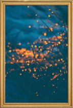 JUNIQE - Poster met houten lijst The Particles -13x18 /Blauw & Oranje
