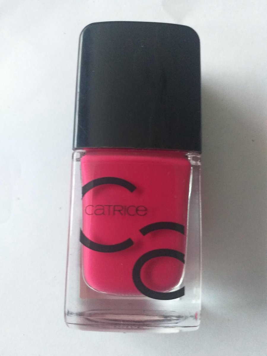 Catrice Iconails gel lacquer #33 pink outside the box