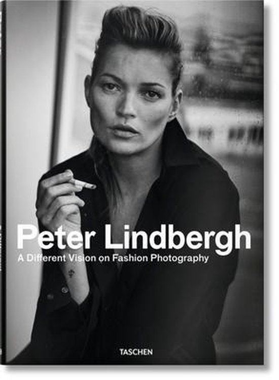 Boek cover Peter Lindbergh. A Different Vision on Fashion Photography van Thierry-Maxime Loriot (Hardcover)