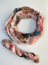 Colsjaal bloesem mix 70% viscose met 30% zijde van dun materiaal