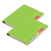 Pakket van 2x stuks schoolschriften/notitieboeken A5 gelinieerd harde kaft - groen - Inclusief pen