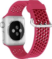 By Qubix Bandje met gaatjes - Rood - Geschikt voor Apple Watch 42mm - 44mm - 45mm - Ultra - 49mm - Compatible Apple watch bandje - smartwatch bandje