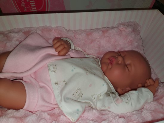 levensechte babypop soft body slapend met kleding en kussen 40 cm bol.com
