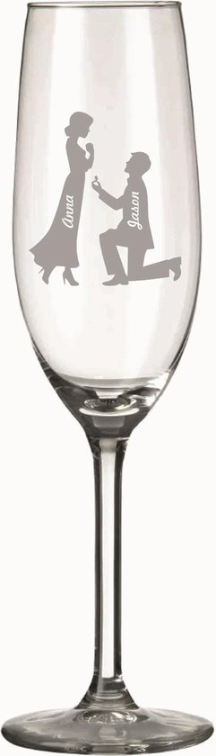 2 stuks champagne glas met naam gegraveerd-uniek en persoonlijk cadeau-huwelijk-feest-kado-glas graveren-twee glazen