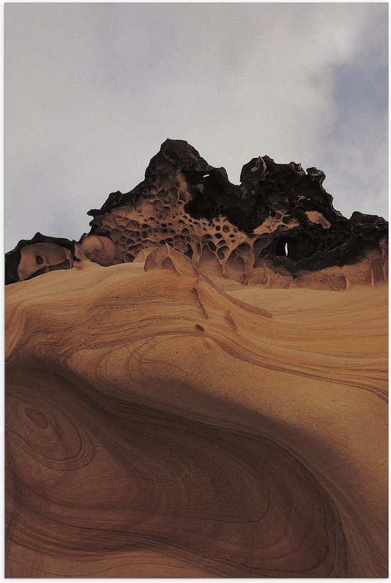 Poster Glanzend – Rotsen met Zand in de Woestijn - 60x90 cm Foto op Posterpapier met Glanzende Afwerking