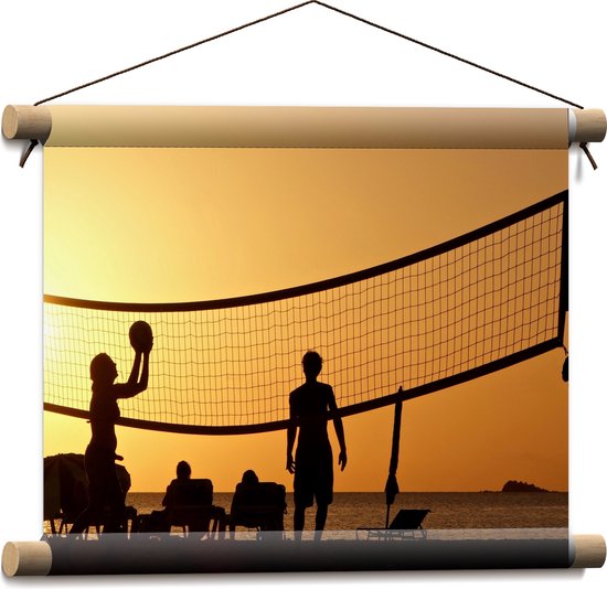 Textielposter - Silhouet van Gelukkig Familie op het Strand tijdens Volleybal - 40x30 cm Foto op Textiel