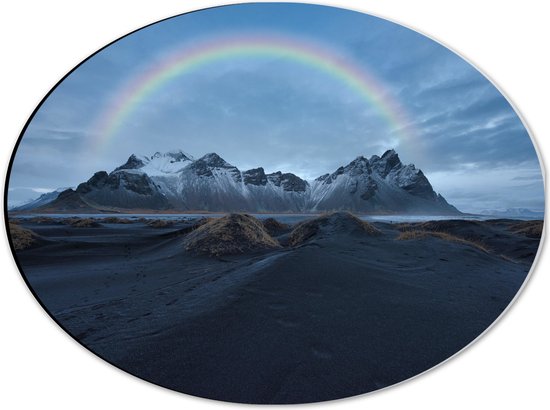 Dibond Ovaal - Regenboog boven Berggebied - 40x30 cm Foto op Ovaal (Met Ophangsysteem)