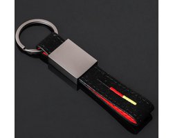 Premium Alcantara Auto Sleutelhanger - Duitse Vlag - Geschikt voor alle automerken/ universeel - Zwarte Suede Strap - Hanger in Mat Antraciet - Keychain Sleutel Hanger Cadeau - Duitsland Auto Accessoires