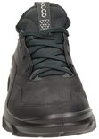 Zwarte Ecco sneaker van nubuck leer, met veters en logo op de tong.