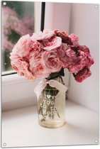 Tuinposter – Boeket Roze Bloemen in Doorzichtige Vaas met Tekst ''I Love You To The Moon And Back'' - 70x105 cm Foto op Tuinposter (wanddecoratie voor buiten en binnen)