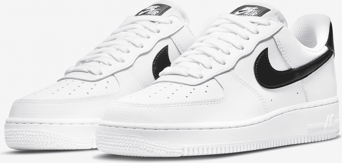 Nike WMNS AIR FORCE 1 ’07 REC Dames Sneakers Zwart