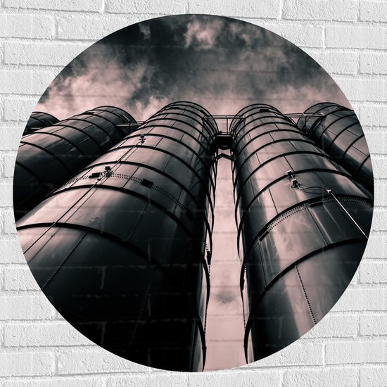 WallClassics - Muursticker Cirkel - Industrie Torens - 100x100 cm Foto op Muursticker