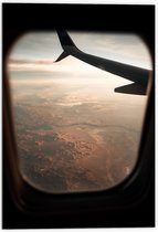 WallClassics - Dibond - Uitzicht op landschap vanuit Vliegtuig - 70x105 cm Foto op Aluminium (Wanddecoratie van metaal)