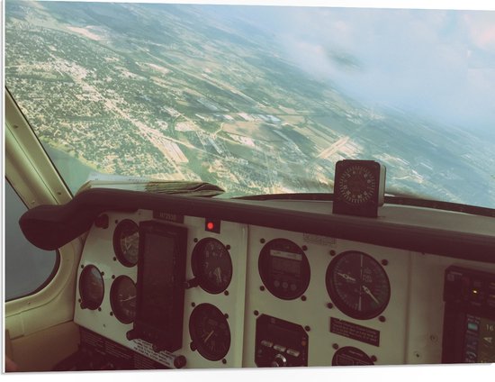 WallClassics - PVC Schuimplaat - Uitzicht vanuit Cockpit van een Vliegtuig - 80x60 cm Foto op PVC Schuimplaat (Met Ophangsysteem)