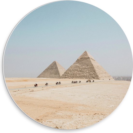 WallClassics - PVC Schuimplaat Muurcirkel - Piramides in de Woestijn met Kamelen - 30x30 cm Foto op Muurcirkel (met ophangsysteem)