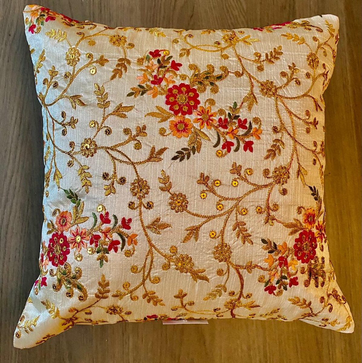 Kussenhoesjes/Cushion covers - 2 stuks - etnisch Indiaas borduurwerk/embroidery