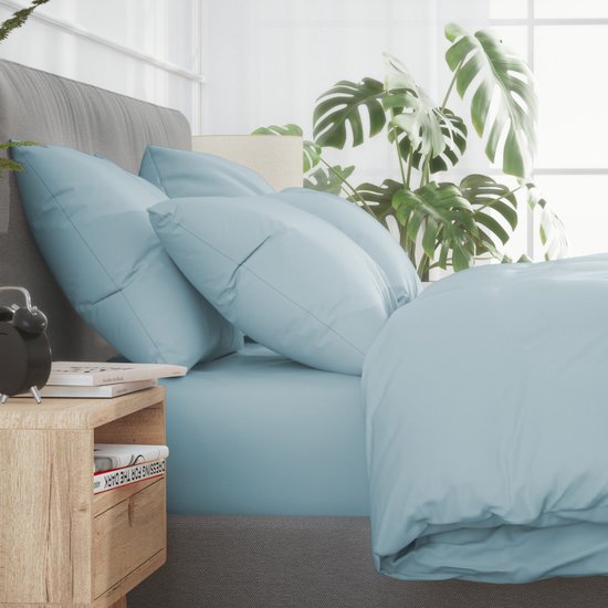 Nordic Paradise - Housse de couette en satin de Katoen de Luxe 140x200 cm + 2 taies d'oreiller 60x70 cm avec fermeture éclair fine - Bleu clair