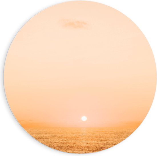 WallClassics - PVC Schuimplaat Muurcirkel - Mistige Zonsondergang boven Zee - 90x90 cm Foto op Muurcirkel (met ophangsysteem)