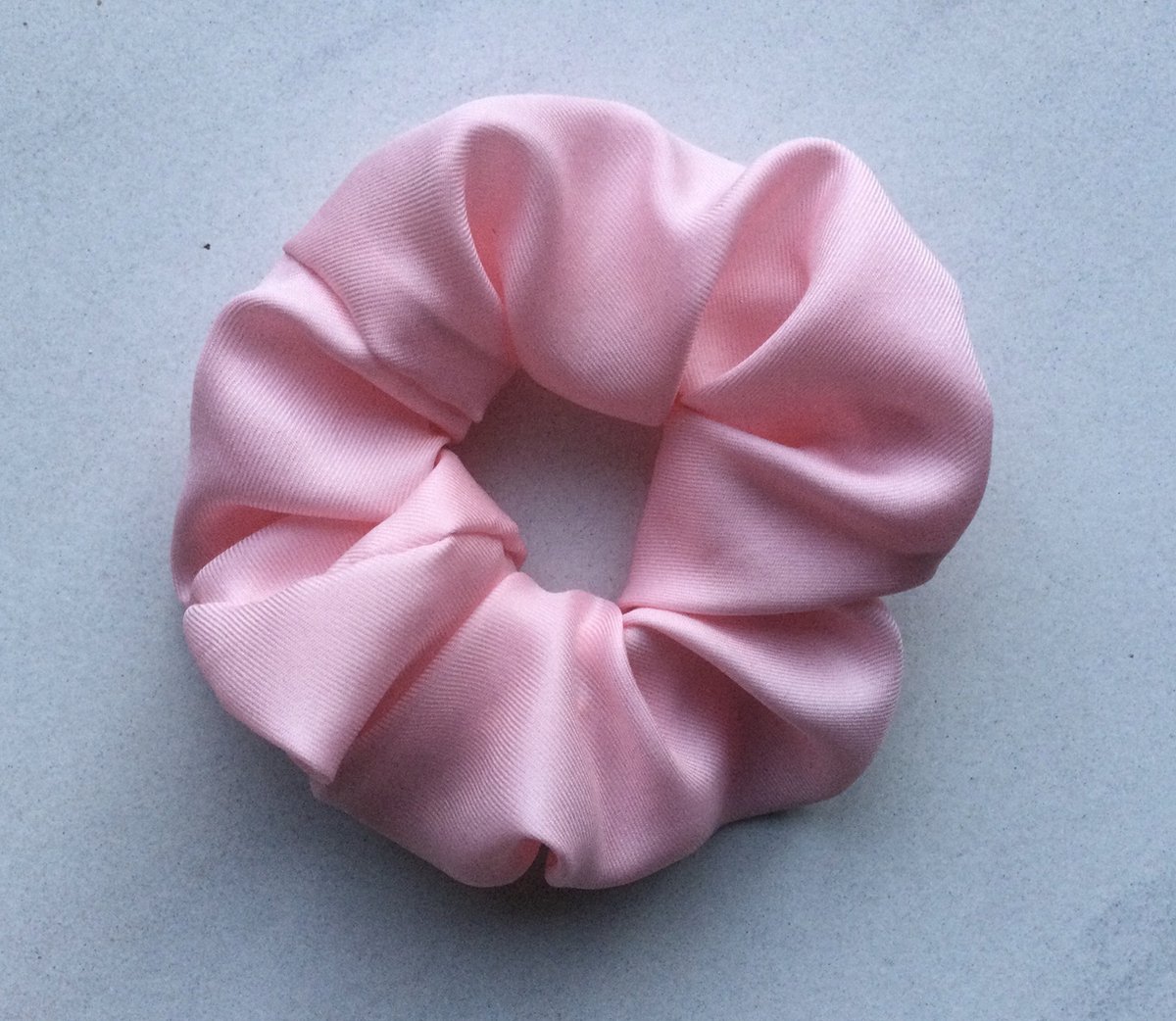 Scrunchie lichtroze - roze - voor 1e communie - bruiloft - handmade - handgemaakt