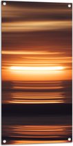WallClassics - Tuinposter – Wazige Zonsondergang - 50x100 cm Foto op Tuinposter (wanddecoratie voor buiten en binnen)