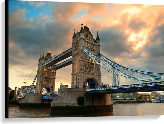 Canvas - Wolken boven Towerbridge in Londen - 100x75 cm Foto op Canvas Schilderij (Wanddecoratie op Canvas)