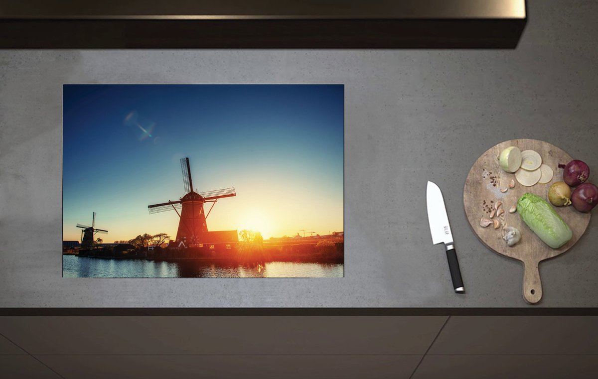 Inductieplaat Beschermer - Traditionele Hollandse Molens aan Meer tijdens de Avondzon - 70x52 cm - 2 mm Dik - Inductie Beschermer van Vinyl