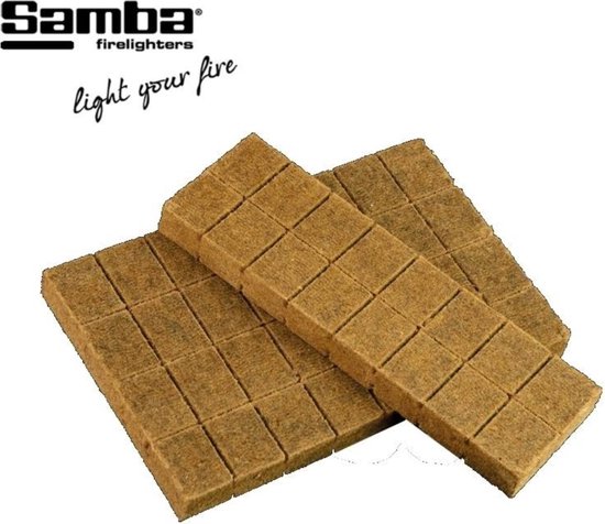 Drie Samba aanmaakblokjes op elkaar, gemaakt van natuurlijk materiaal.