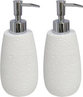 Set van 2x stuks zeeppompjes/zeepdispensers wit kunststof 19 cm - Navulbare zeep houder - Toilet/badkamer accessoires