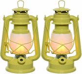 Set van 2x stuks gele LED licht stormlantaarns 24 cm met vlam effect - Campinglamp/campinglicht - Vuur LED lamp